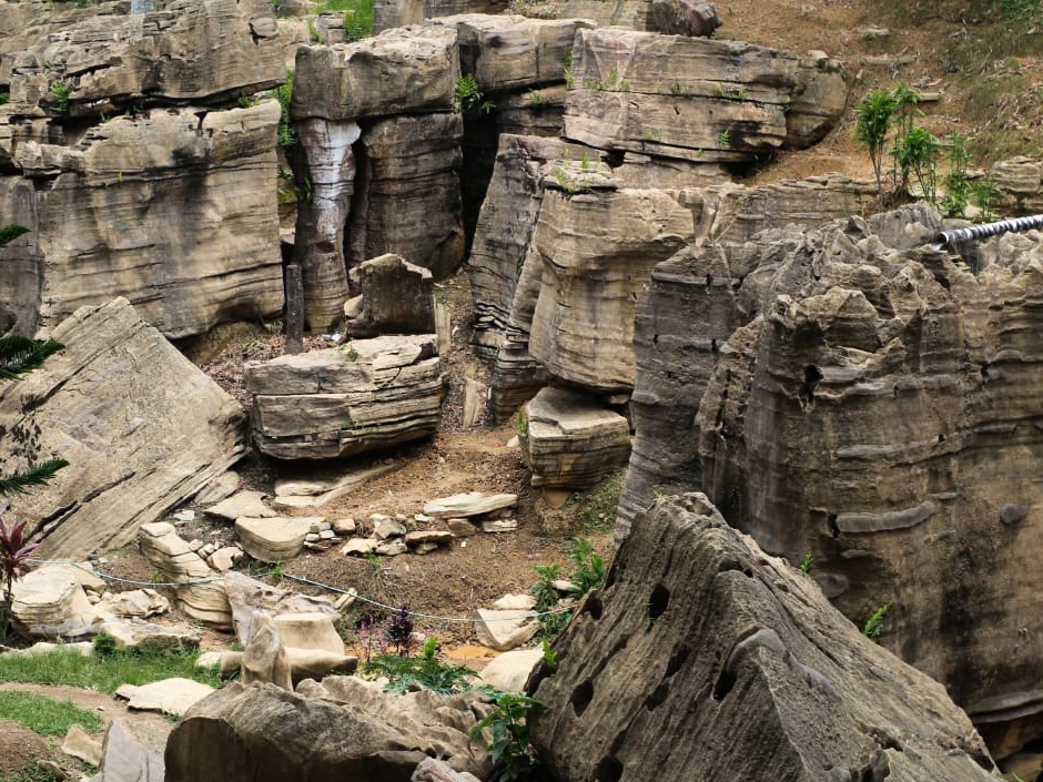 Trekking Gua Garunggang & Curug leuwi asih